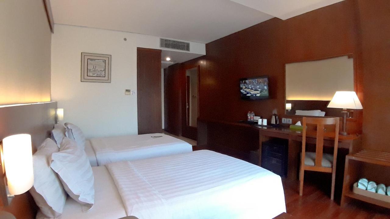 Oak Tree Emerald Hotel & Coventions Σεμαράνγκ Εξωτερικό φωτογραφία