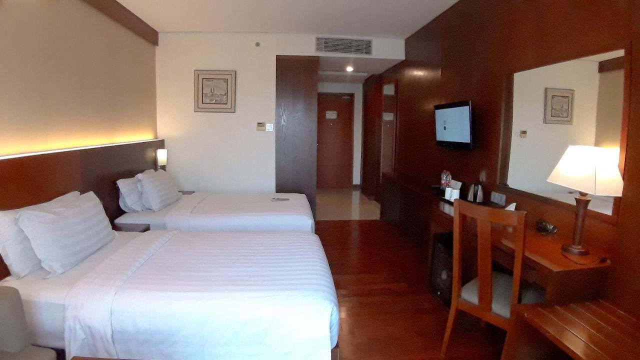 Oak Tree Emerald Hotel & Coventions Σεμαράνγκ Εξωτερικό φωτογραφία