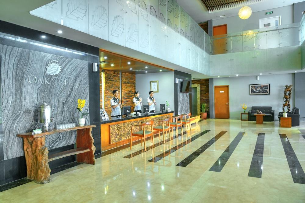 Oak Tree Emerald Hotel & Coventions Σεμαράνγκ Εξωτερικό φωτογραφία