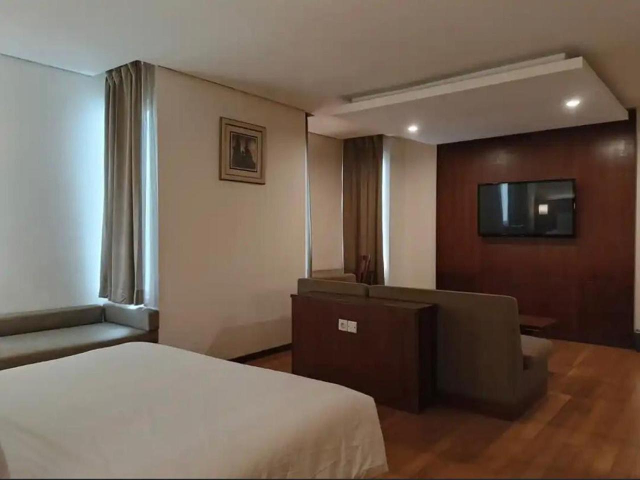 Oak Tree Emerald Hotel & Coventions Σεμαράνγκ Εξωτερικό φωτογραφία