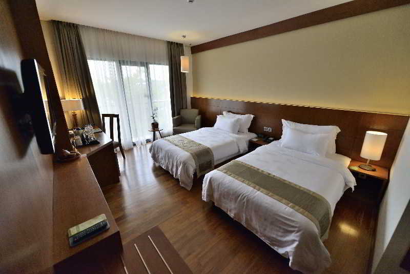 Oak Tree Emerald Hotel & Coventions Σεμαράνγκ Εξωτερικό φωτογραφία