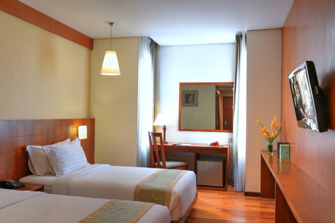 Oak Tree Emerald Hotel & Coventions Σεμαράνγκ Εξωτερικό φωτογραφία