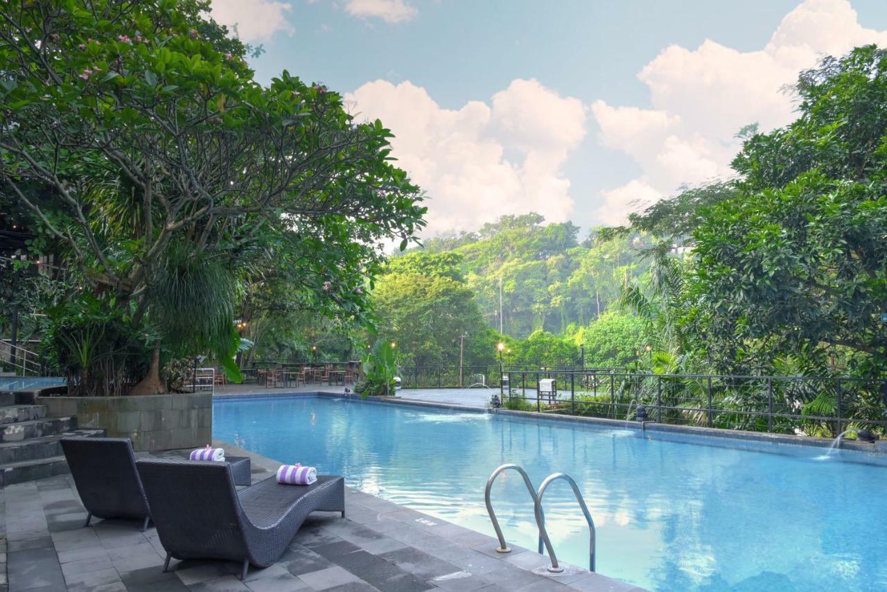 Oak Tree Emerald Hotel & Coventions Σεμαράνγκ Εξωτερικό φωτογραφία